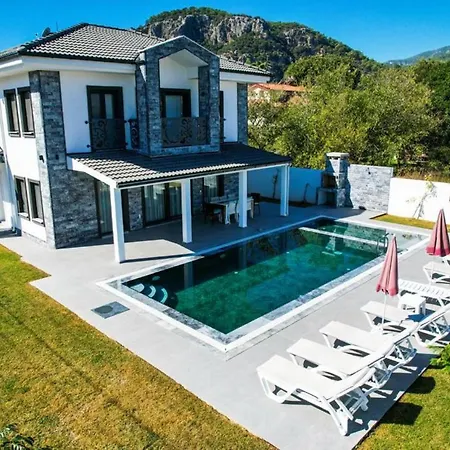 Villa-sleeps 8-parking-pool-bbq Villa Dalyan