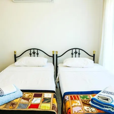 Villa-sleeps 8-parking-pool-bbq