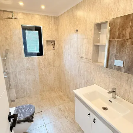 Villa-sleeps 8-parking-pool-bbq Dalyan