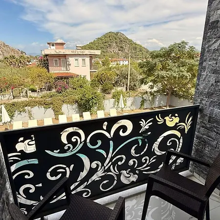 Willa Villa-sleeps 8-parking-pool-bbq *