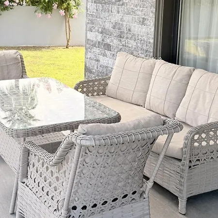 Villa-sleeps 8-parking-pool-bbq * Dalyan