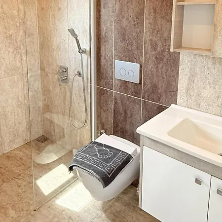 Willa Villa-sleeps 8-parking-pool-bbq Dalyan