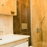 Villa-sleeps 8-parking-pool-bbq *