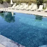 Villa-sleeps 8-parking-pool-bbq ヴィラ ダルヤン