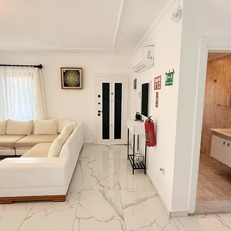 Villa Villa-sleeps 8-parking-pool-bbq Dalyan