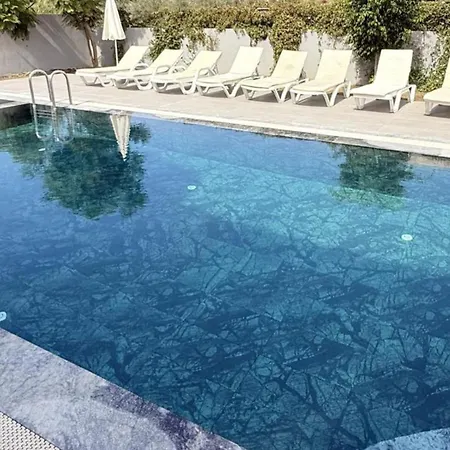 Villa-sleeps 8-parking-pool-bbq Villa Dalyan