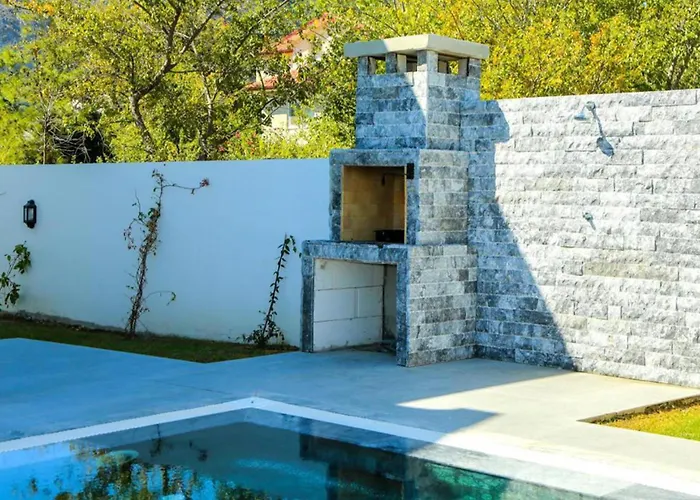 Villa-sleeps 8-parking-pool-bbq Βίλα Dalyan