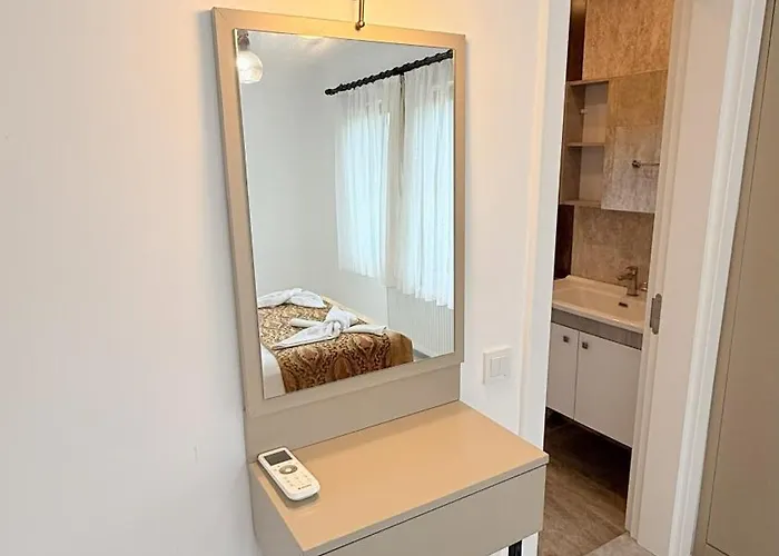 Villa-sleeps 8-parking-pool-bbq Dalyan