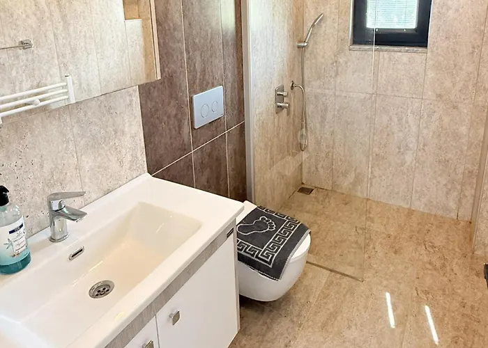 Βίλα Villa-sleeps 8-parking-pool-bbq Dalyan