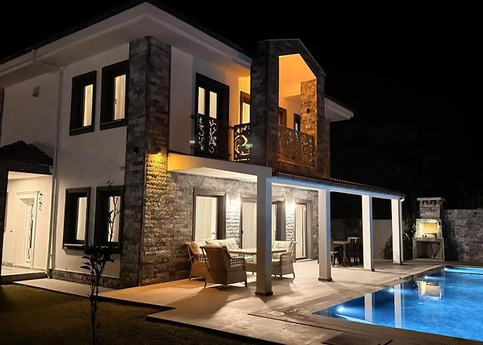 Villa-sleeps 8-parking-pool-bbq Βίλα