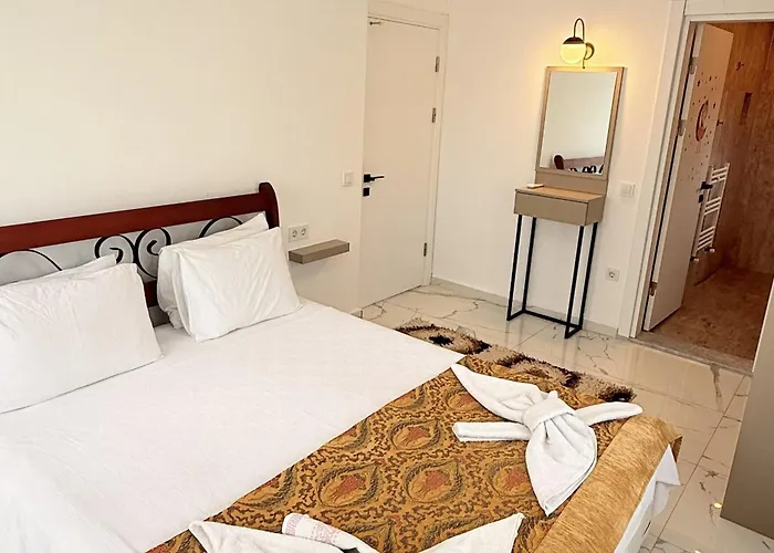 Villa-sleeps 8-parking-pool-bbq Βίλα Dalyan